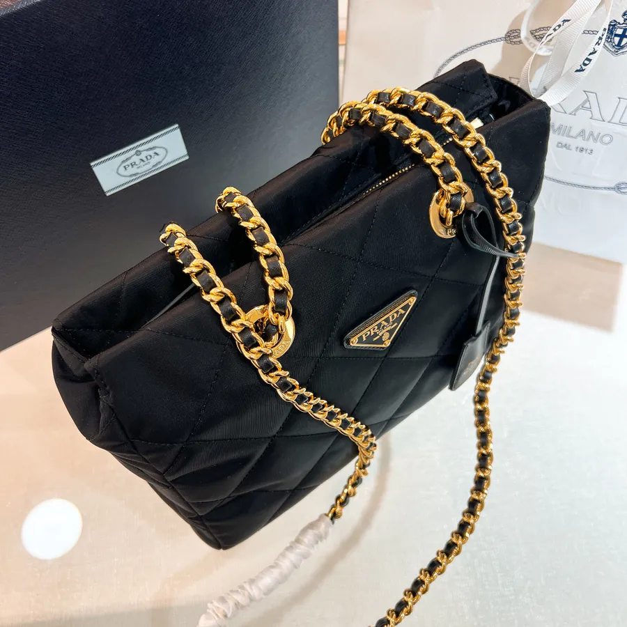 Re Edition 1995 Vintage Shoulder Bag with Black Gold Chain