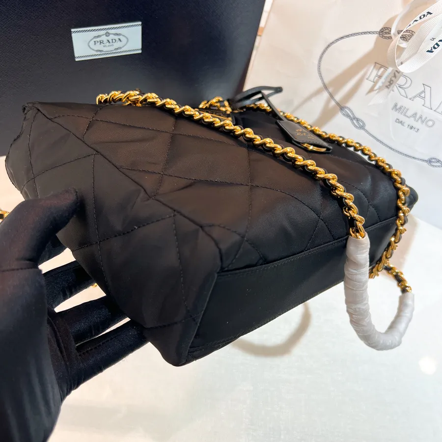 Re Edition 1995 Vintage Shoulder Bag with Black Gold Chain