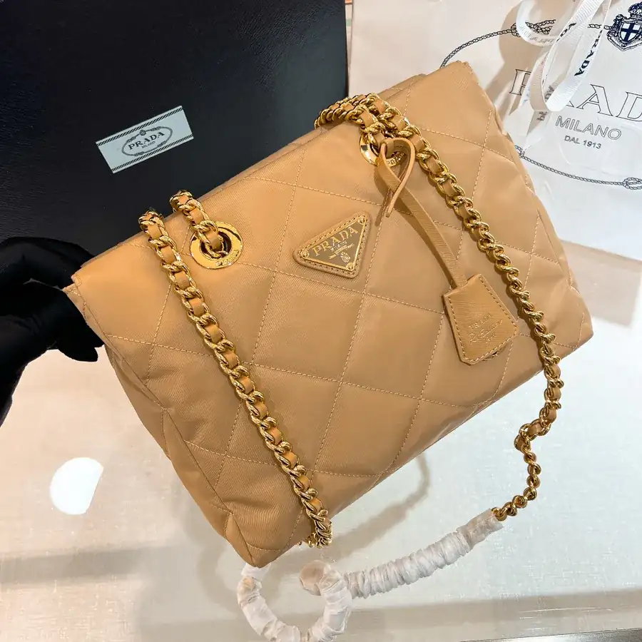 Re Edition 1995 Vintage Shoulder Bag with Black Gold Chain