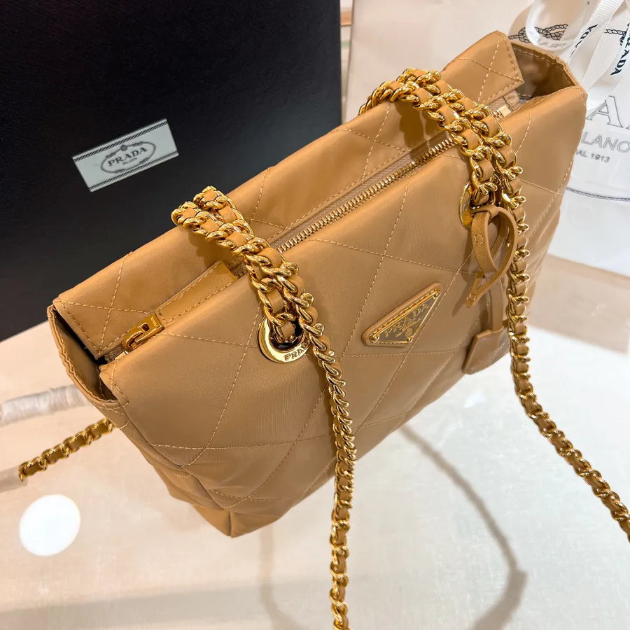 Re Edition 1995 Vintage Shoulder Bag with Black Gold Chain