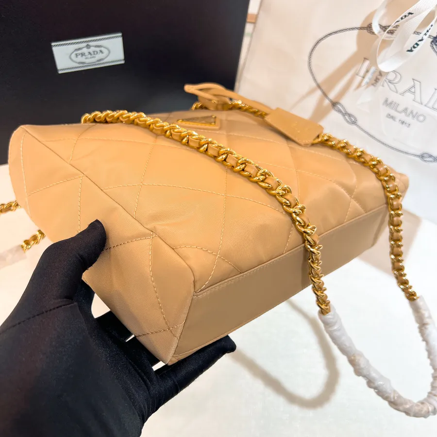 Re Edition 1995 Vintage Shoulder Bag with Black Gold Chain