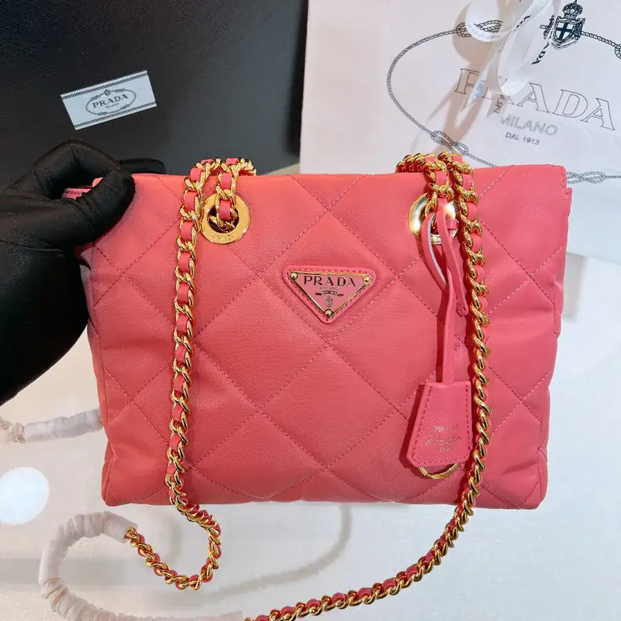 Re Edition 1995 Vintage Shoulder Bag with Black Gold Chain