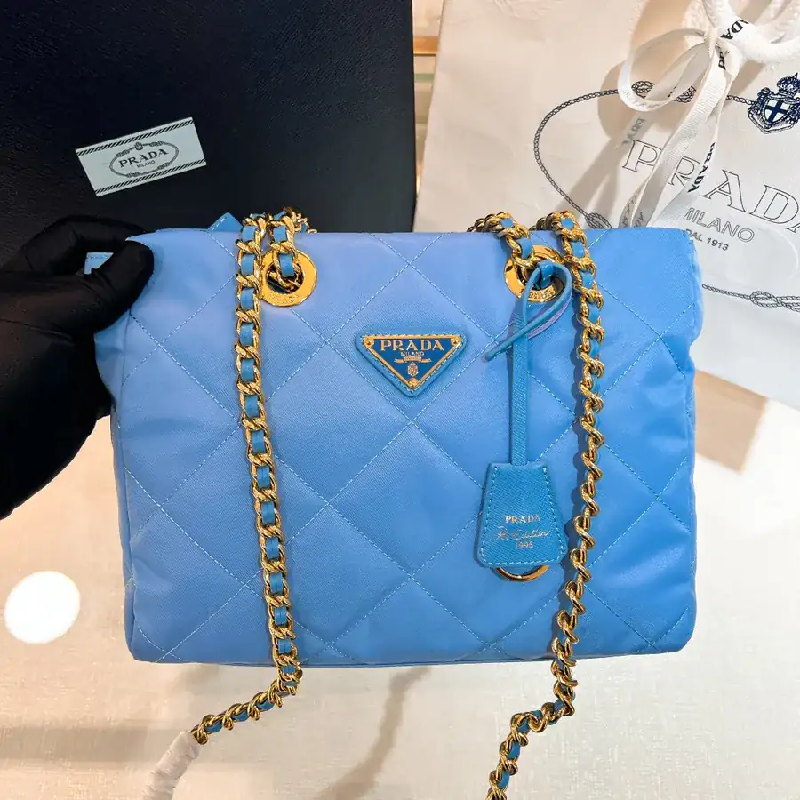 Re Edition 1995 Vintage Shoulder Bag with Black Gold Chain