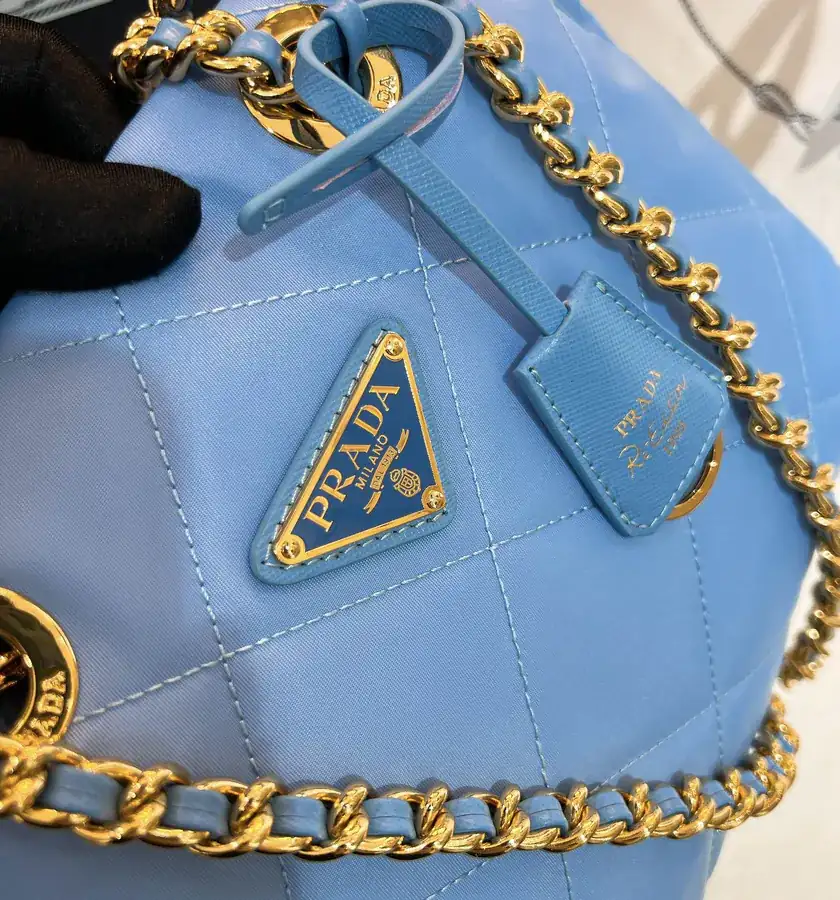 Re Edition 1995 Vintage Shoulder Bag with Black Gold Chain