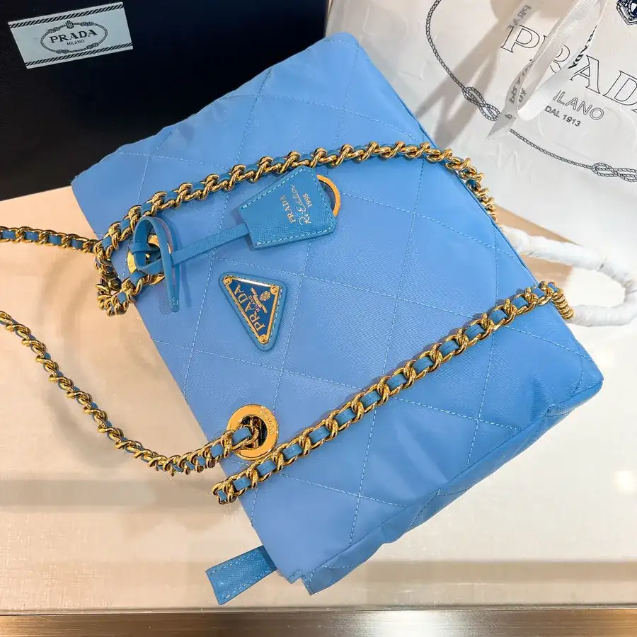 Re Edition 1995 Vintage Shoulder Bag with Black Gold Chain