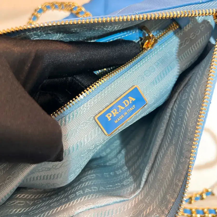 Re Edition 1995 Vintage Shoulder Bag with Black Gold Chain