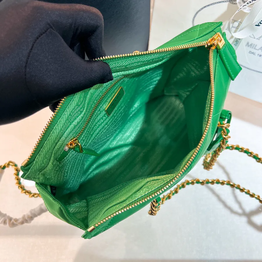 Re Edition 1995 Vintage Shoulder Bag with Black Gold Chain