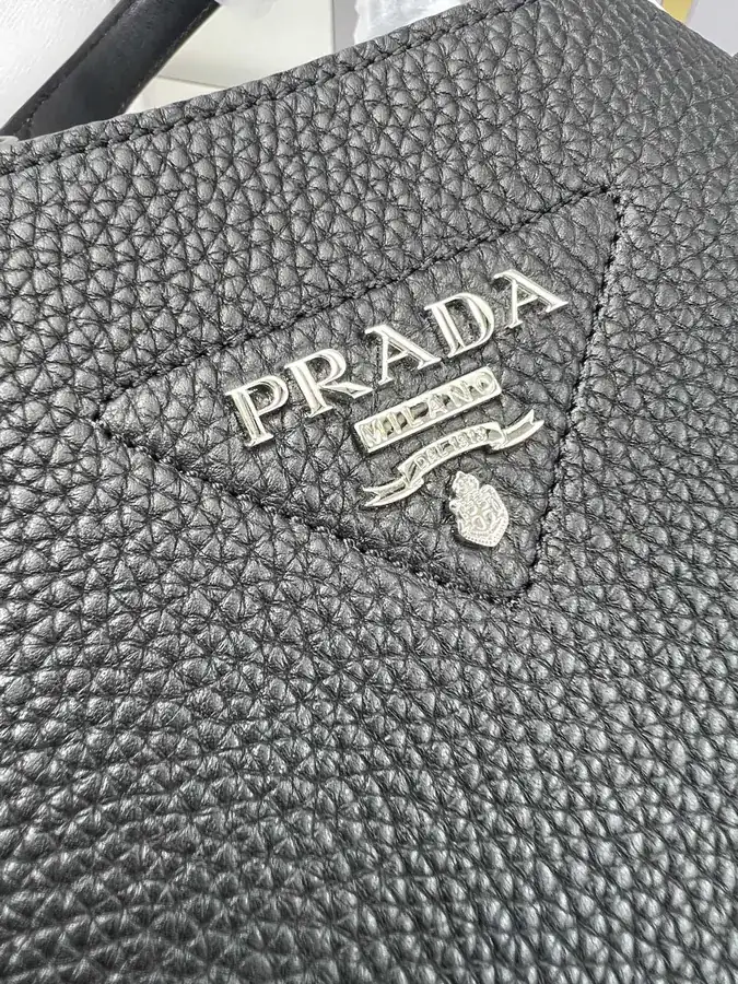 P Brand New Tote Bag 1BG335