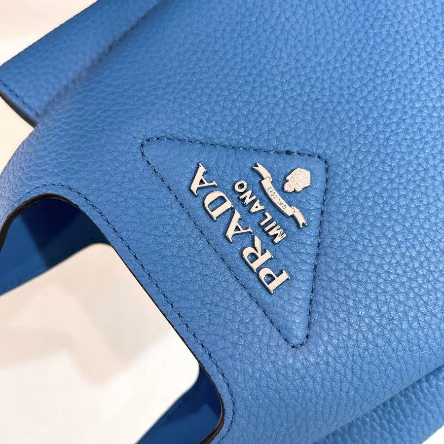 P650 Bucket Tote Bag 1BA349
