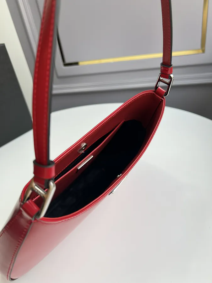 Cleo Shoulder Bag Vintage Style, Red