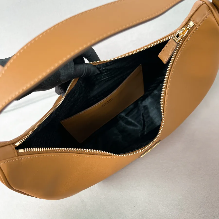 P750 Moon Handbag (Large)