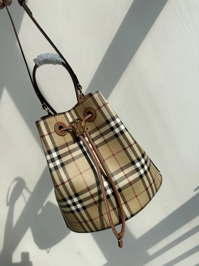 Thomas Burberry Original Birch Brown Grain Bucket Bag