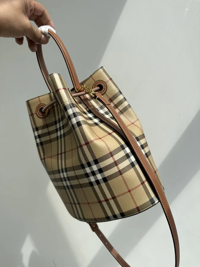 Thomas Burberry Original Birch Brown Grain Bucket Bag