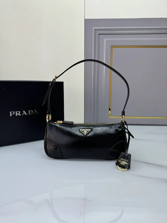 P520 Upgraded Oil Calfskin Crossbody Bag