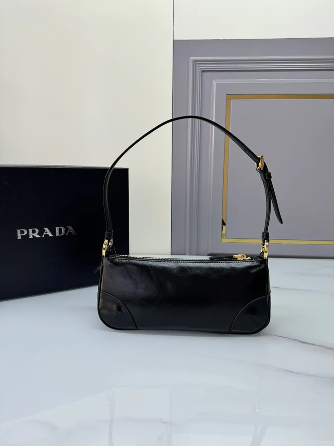 P520 Upgraded Oil Calfskin Crossbody Bag