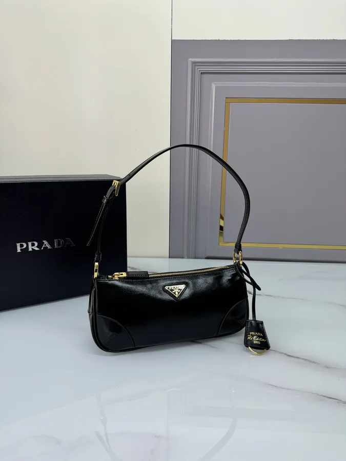 P520 Upgraded Oil Calfskin Crossbody Bag