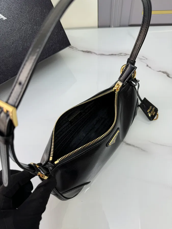 P520 Upgraded Oil Calfskin Crossbody Bag