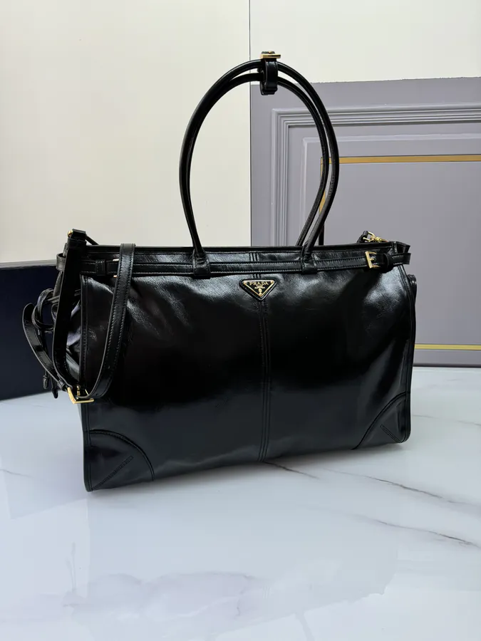 Lussolf Bucket Bag with Adjustable Strap