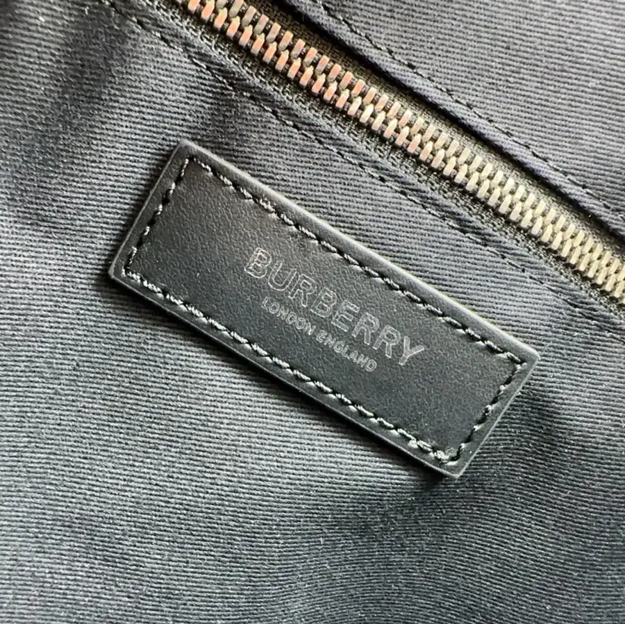 B Brand Pure Original Gray Check Bucket Bag with Logo Zip and Detachable Shoulder Strap