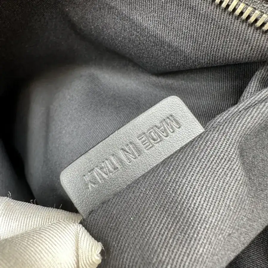 B Brand Pure Original Gray Check Bucket Bag with Logo Zip and Detachable Shoulder Strap