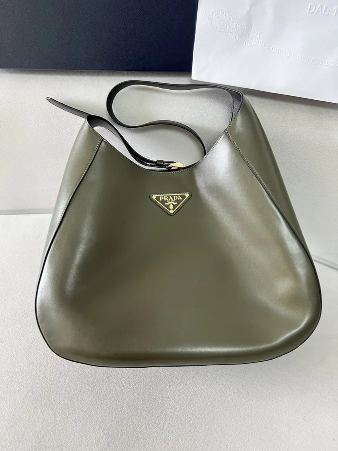 P920 Cleo Large Crossbody Bag