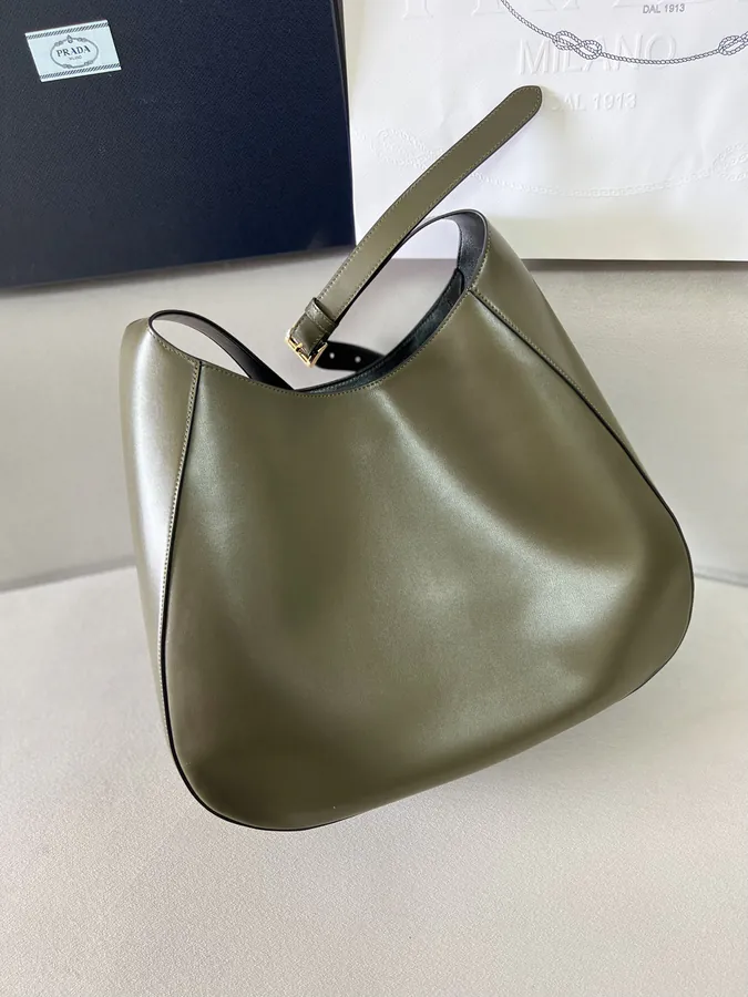 P920 Cleo Large Crossbody Bag