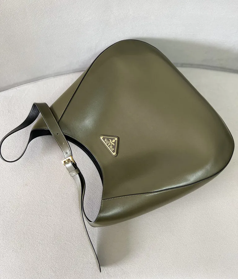 P920 Cleo Large Crossbody Bag
