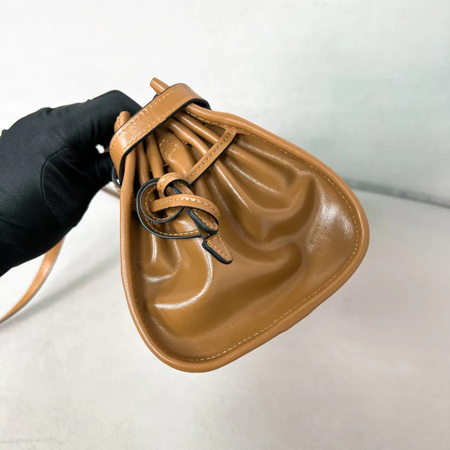 Lussolf Oil Tanned Leather Crossbody Bag