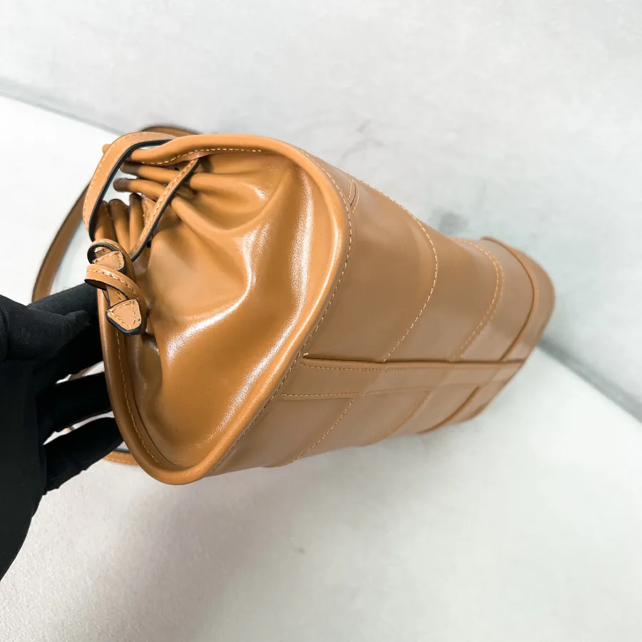 Lussolf Oil Tanned Leather Crossbody Bag