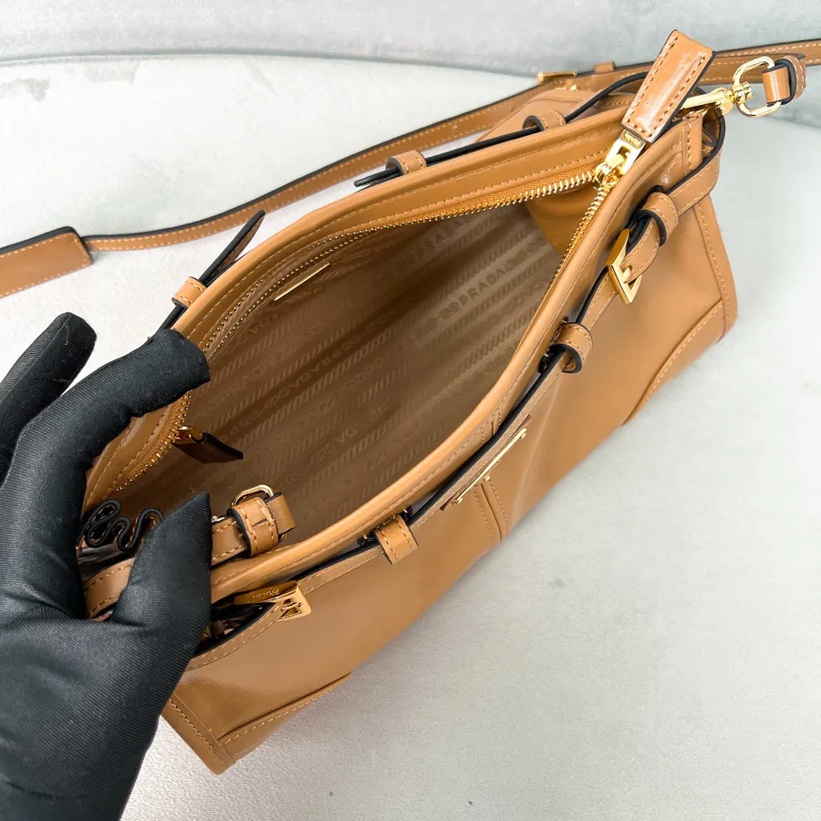 Lussolf Oil Tanned Leather Crossbody Bag