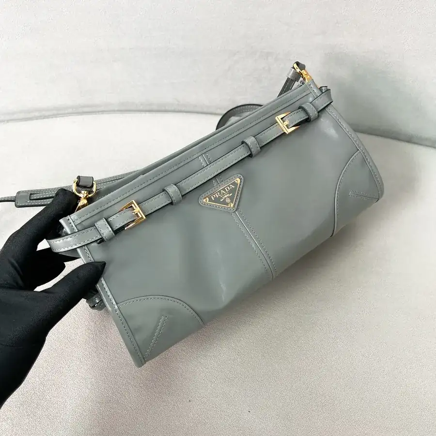 Lussolf Oil Tanned Leather Crossbody Bag