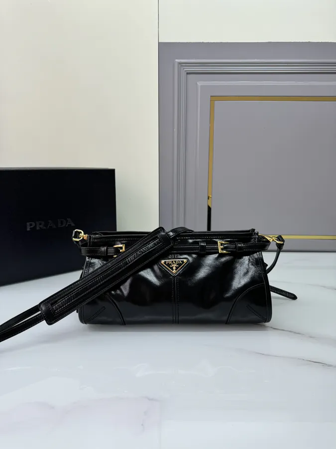 Lussolf Oil Tanned Leather Crossbody Bag