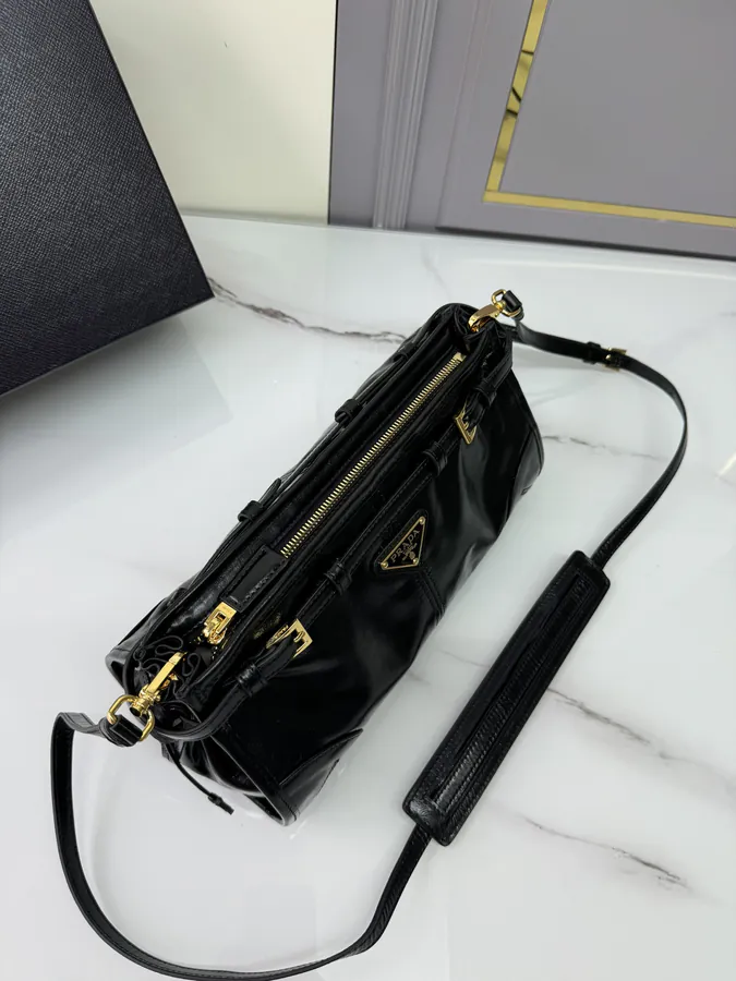 Lussolf Oil Tanned Leather Crossbody Bag