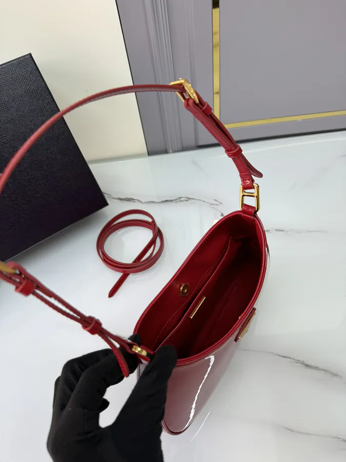 Cheo Crossbody Bag with Adjustable Shoulder Straps