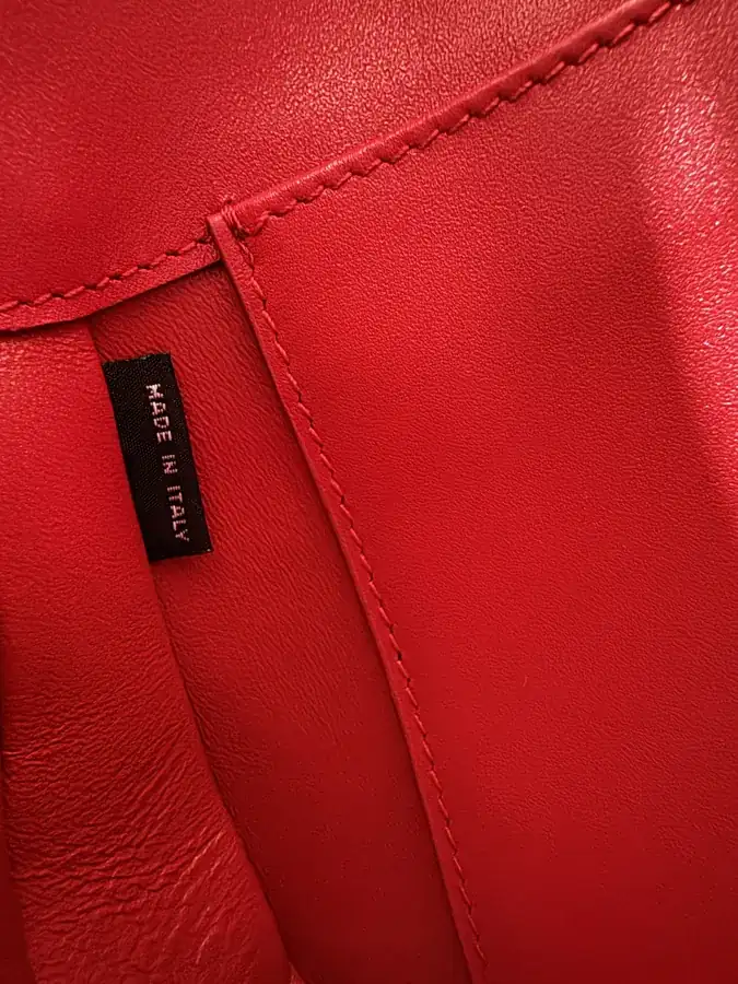 Cheo Crossbody Bag with Adjustable Shoulder Straps