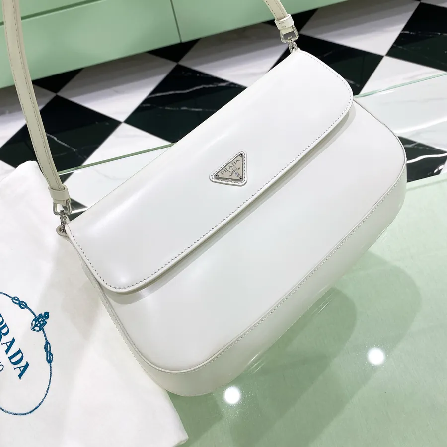 P600 New Cleo Grained Calfskin Clutch Crossbody Bag Large