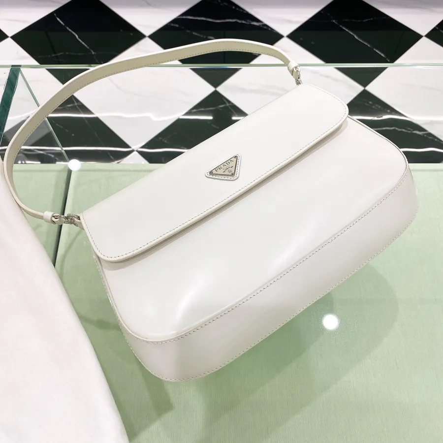 P600 New Cleo Grained Calfskin Clutch Crossbody Bag Large