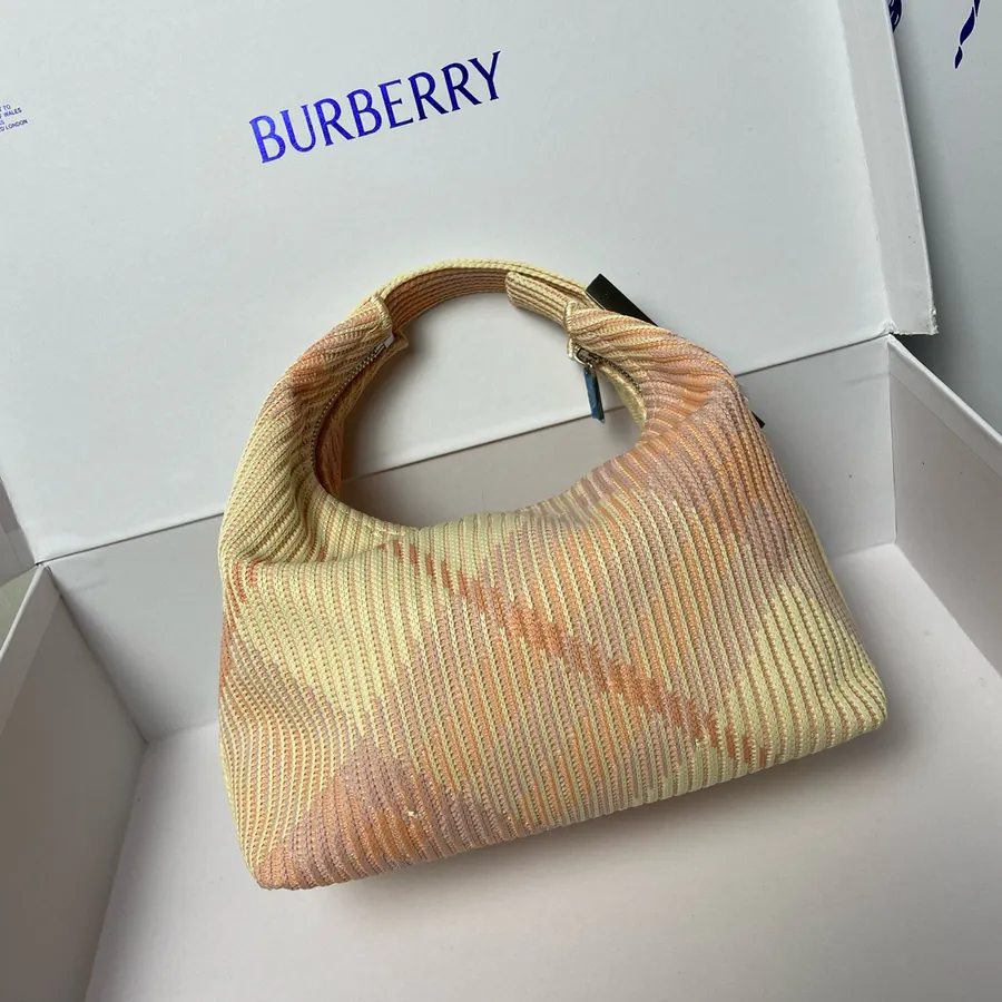 Burberry New Lunch Bag Soft and Structured Design with Tartan Embroidery