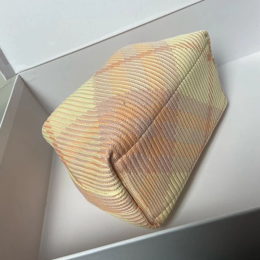 Burberry New Lunch Bag Soft and Structured Design with Tartan Embroidery