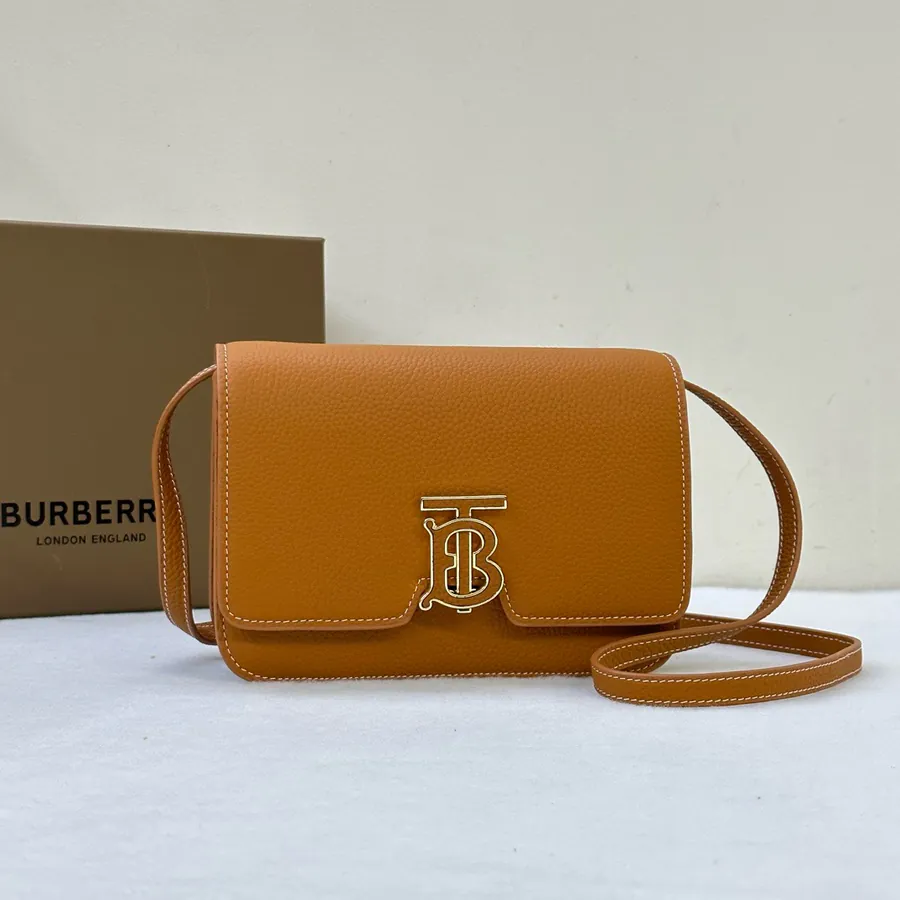 550 Top Grade B Bag in Italian Grained Leather with TB Exclusive Lock Closure