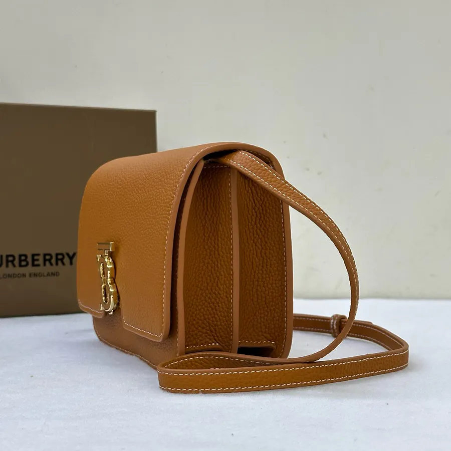 550 Top Grade B Bag in Italian Grained Leather with TB Exclusive Lock Closure