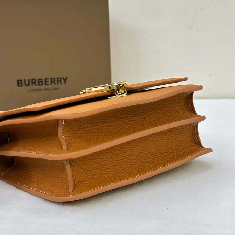 550 Top Grade B Bag in Italian Grained Leather with TB Exclusive Lock Closure