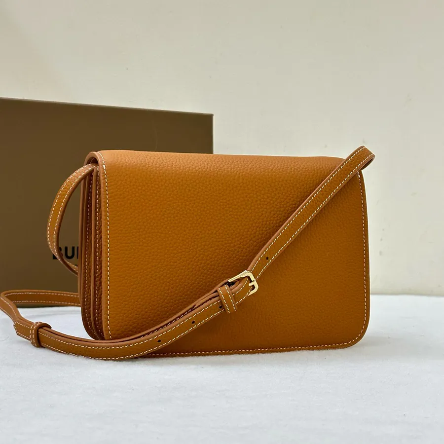 550 Top Grade B Bag in Italian Grained Leather with TB Exclusive Lock Closure