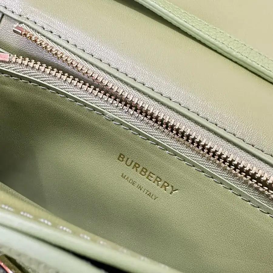 P550 Premium Original B Bag in Italian Tanned Grained Leather
