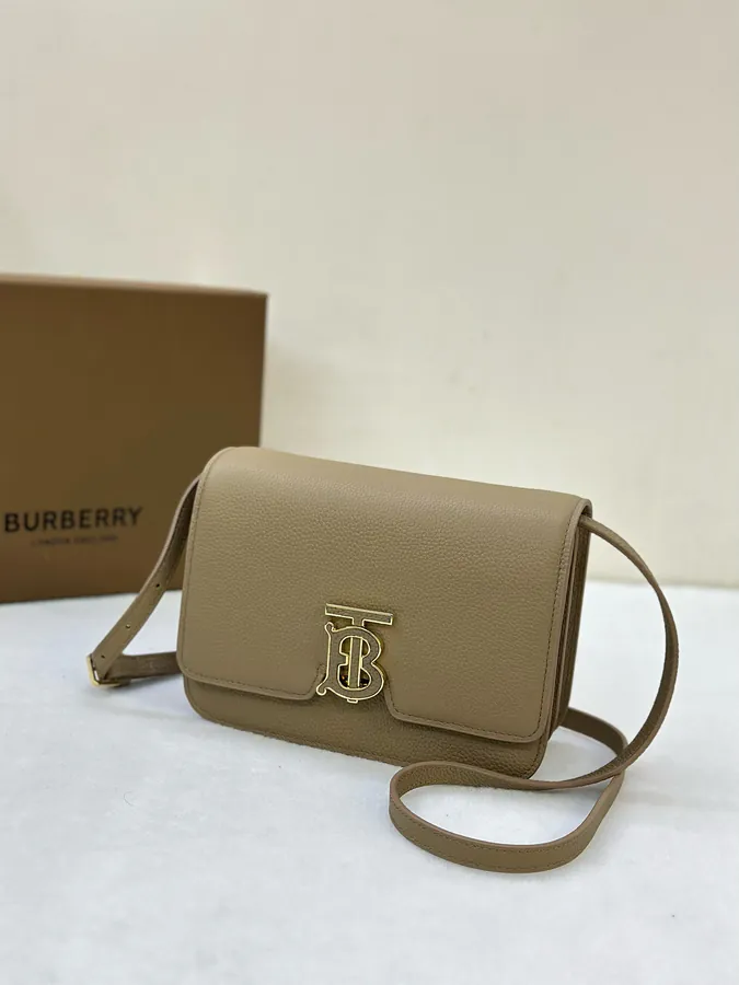 550 Premium Original B Bag in Italian Grained Leather with TB Exclusive Lock Closure