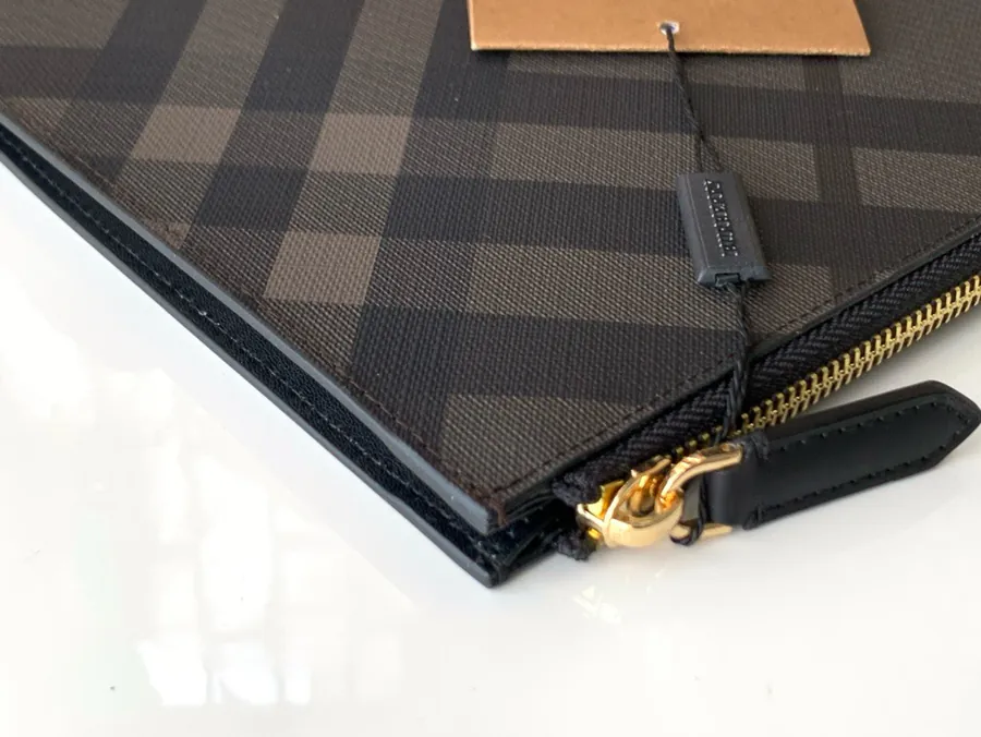 240 London Grained Leather Zippered Organizer Bag