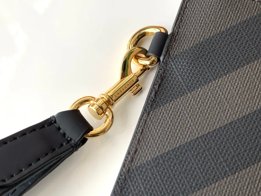 240 London Grained Leather Zippered Organizer Bag