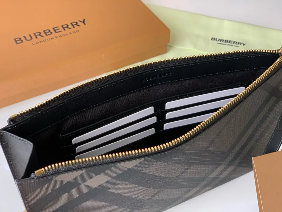 240 London Grained Leather Zippered Organizer Bag