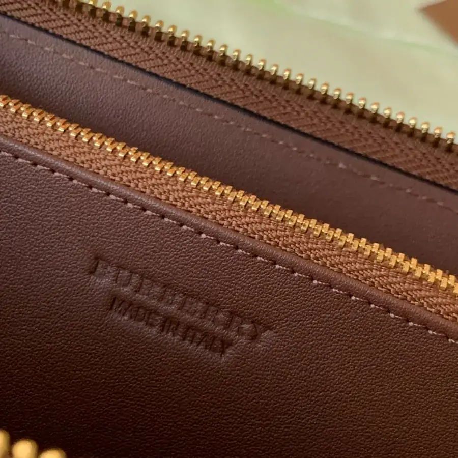 240 House Grained Leather Zip Bag