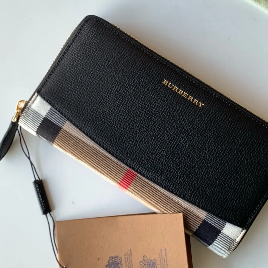 240 House Grained Leather Zip Bag